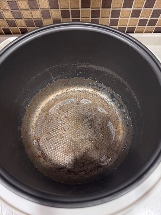 Мултиварка Redmond.