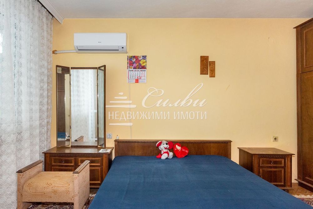 Продава се Четиристаен апартамент в Шумен, Математическа гимназия - 102 кв.м за 1471 €/кв.м - Снимка #1