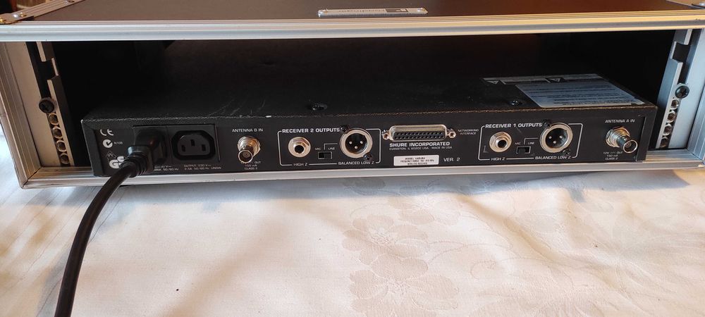 Microfon Shure UR 2,capsula beta 58.Microfon plus Keys.