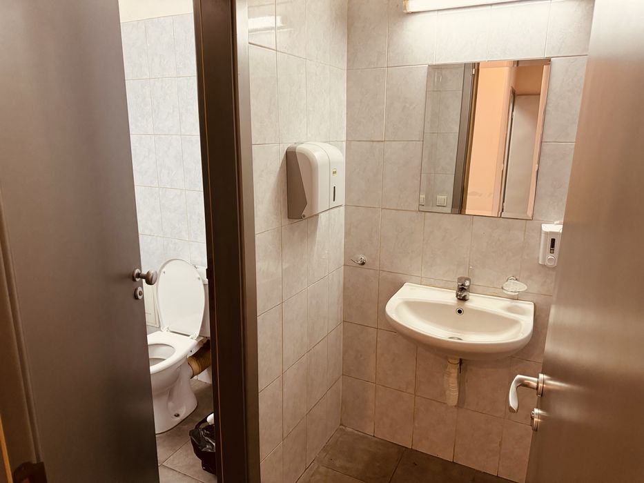 Дава се под наем Магазин в Ихтиман - 150 кв.м за 1000 € - Снимка #7