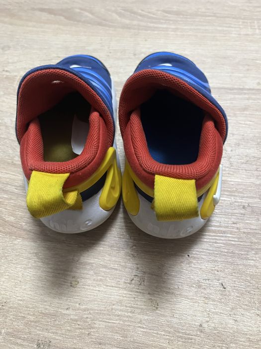 Adidasi nike marimea 22