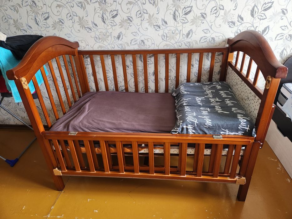 Продам детскую кроватку
