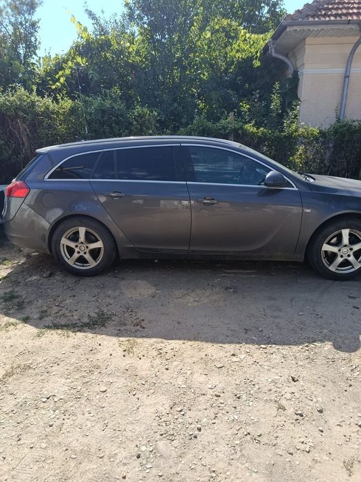 Vând Opel insignia Sport Country Tour