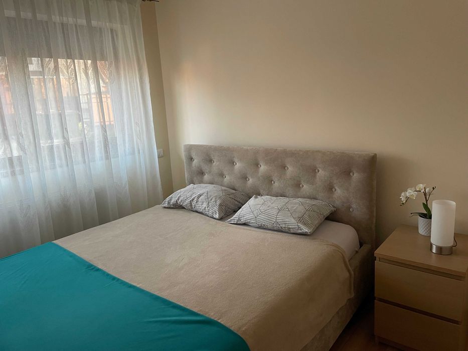 Inchiriez apartament 2 camere (56mp) cu parcare, in cartier Dambul Rotund