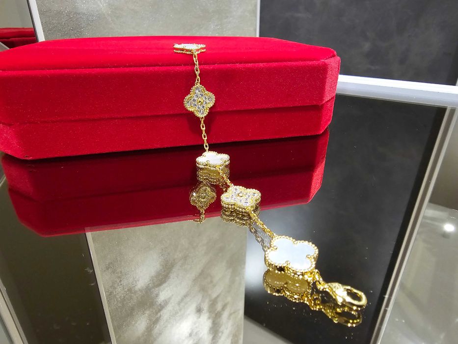 Van Cleef & Arpels VCA 5 Gold Mother Diamond Alhambra Дамска Гривна