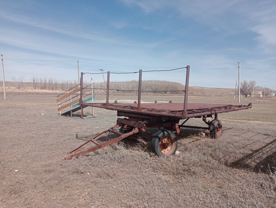 Продается трактор и прицеп