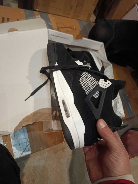 Nike Air Jordan 4 Retro "White Thunder"