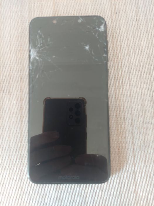 Telefon Motorola One pentru piese