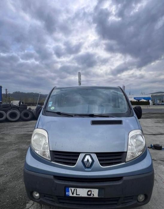 Vand/Schimb Renault trafic cabina dubla 2.5 motor/Schimb cu masina 2008+