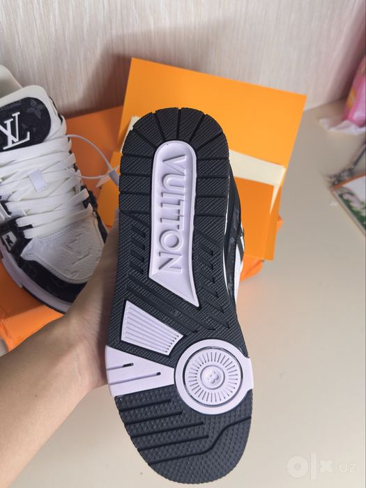 Крассовка Louis Vuitton
