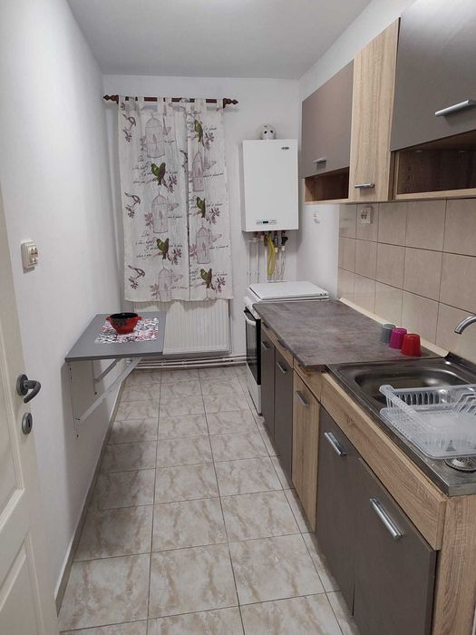 Inchiriez apartament  1 cam