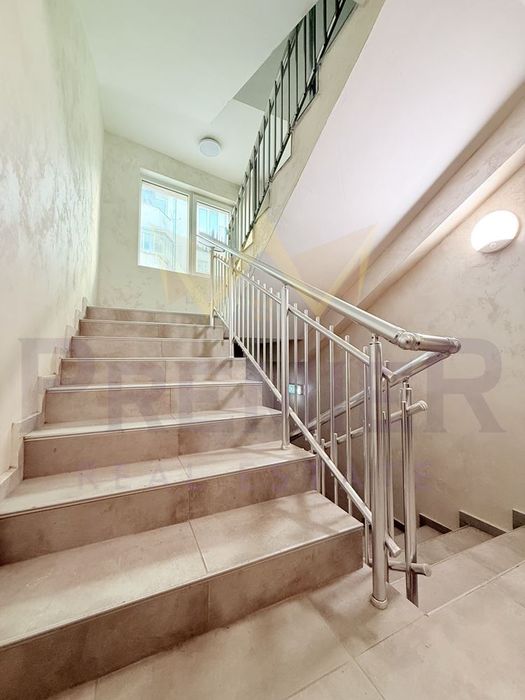 Продава се Тристаен апартамент в Варна, Погреби - 76 кв.м за 933 €/кв.м - Снимка #8