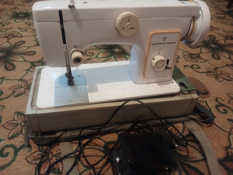 Швейная машинка чайка 102м