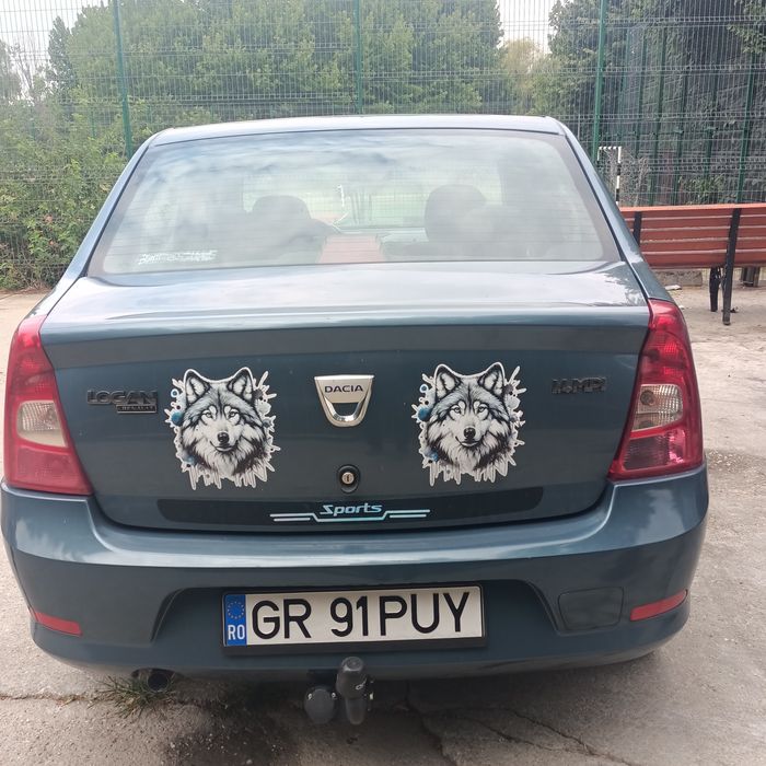 Vând Dacia Logan
