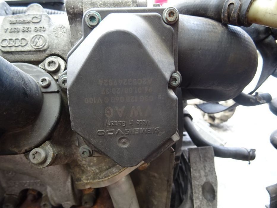 Vand Clapeta de Acceleratie Volkswagen Caddy 1.9 TDI 105CP din 2008 cod: 03G128063G