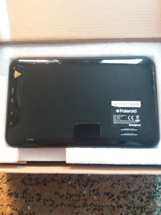 Vând tableta Polaroid an2012 defecta pentru reparat piese