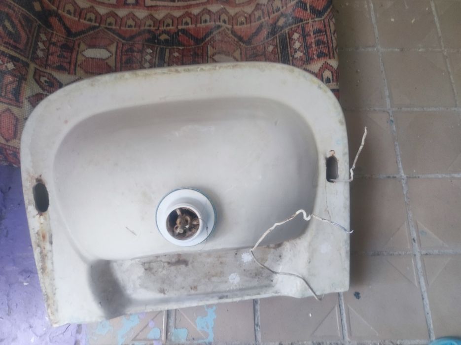 Умывальник б/у продается