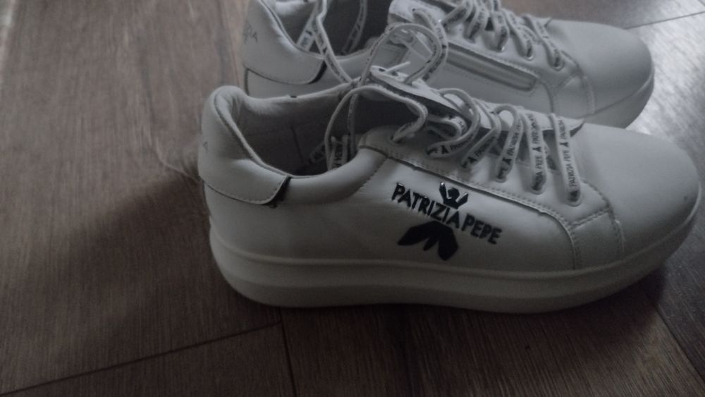 Бели кожени сникърси, ест. кожа,38 номер