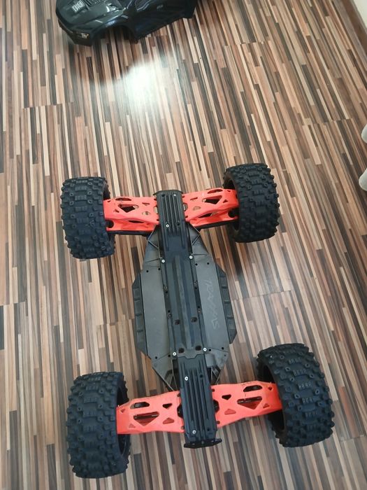 Traxxas x maxx 8s automodel