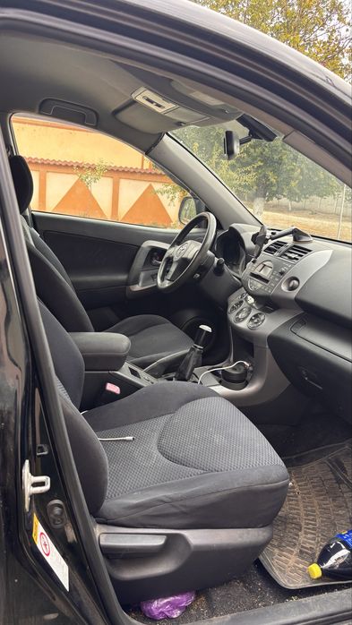 Vând Toyota [Model] din anul 2008, echipată cu instalație GPL omologată RAR, o mașină recunoscută pentru fiabilitatea sa legendară .
