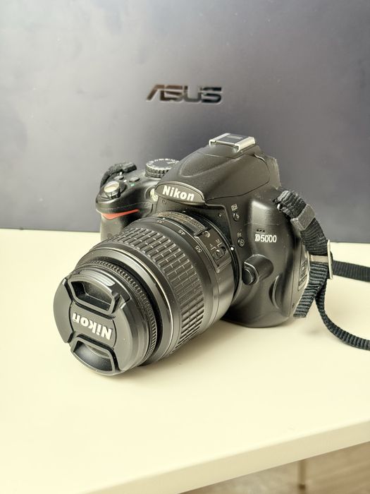 Камера Nikon d5000