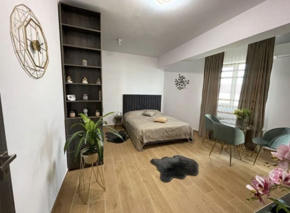 Inchiriez garsoniera dubla Navodari