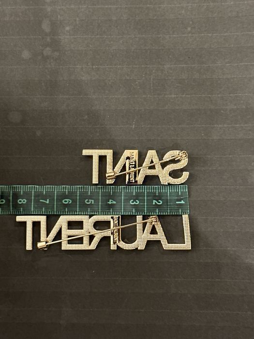 Brosa inscriptionata