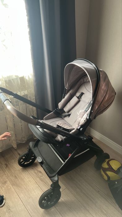 Всесезонная коляска Tomix Mirage