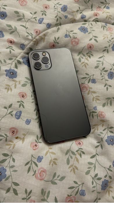 Продам iPhone 12 Pro заблокированный