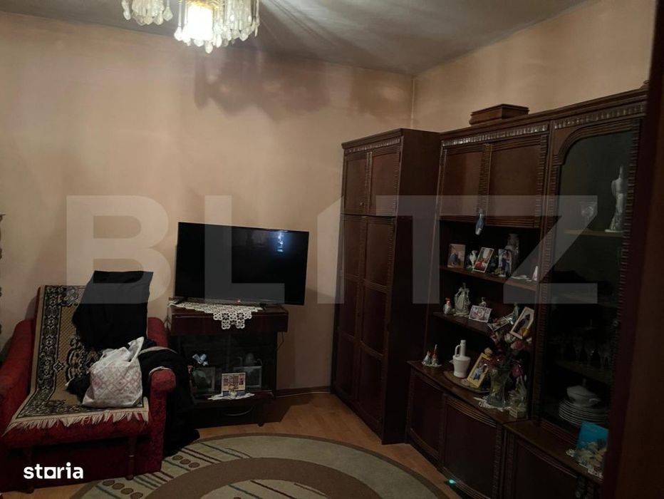 Vand casa in Oradea, intr-o zona linistita, aproape de centru comercia