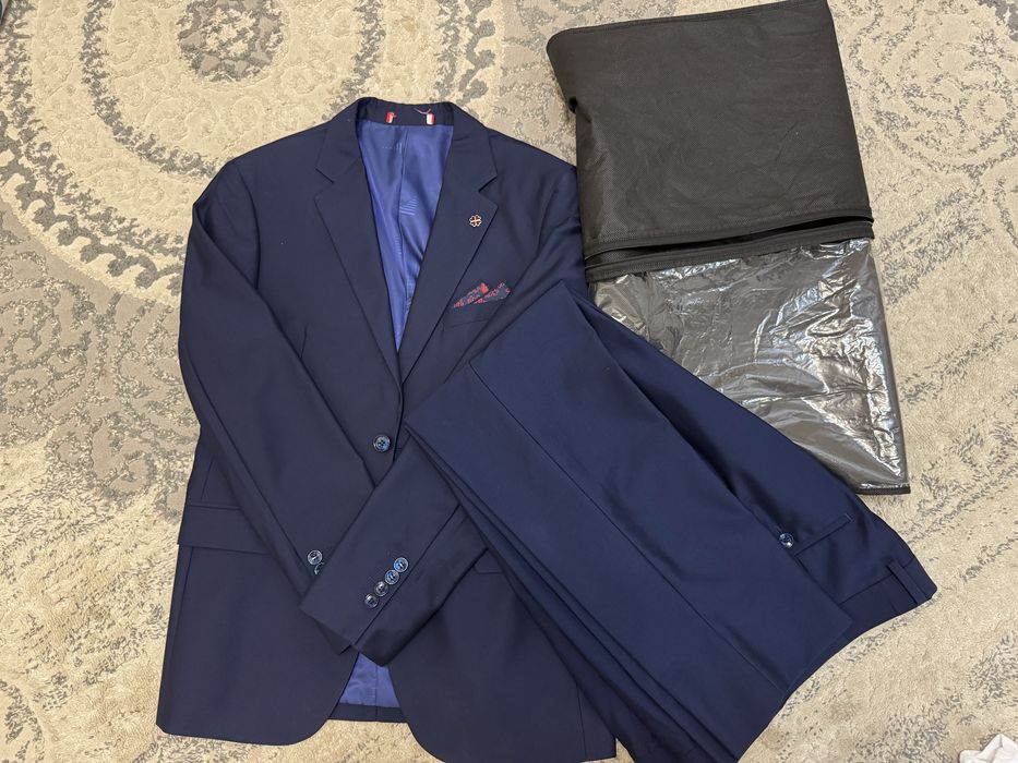 Продам мужской костюм