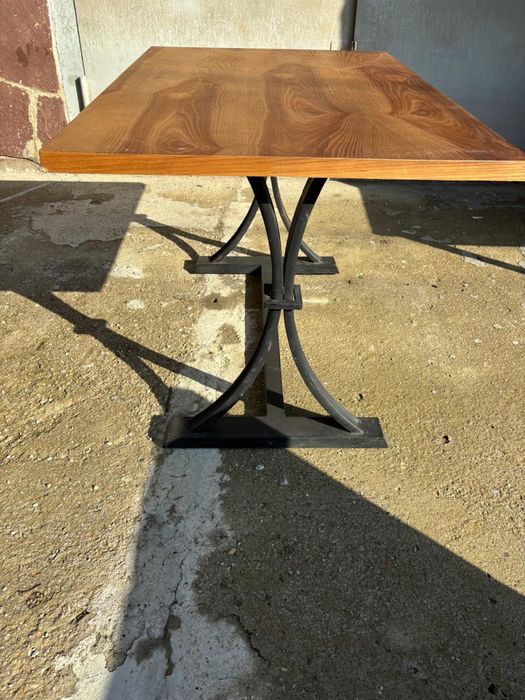 Продается комплект мебели