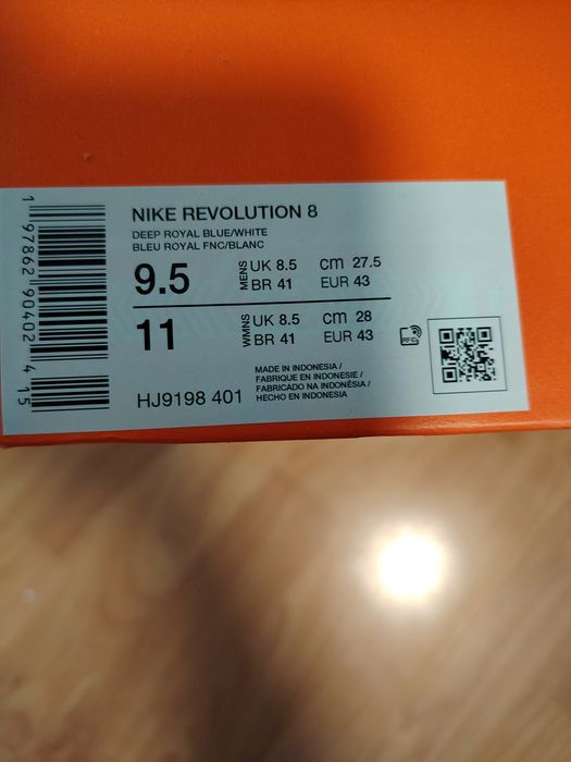 Продавам мъжки маратонки Nike Revolution 8-номер 43