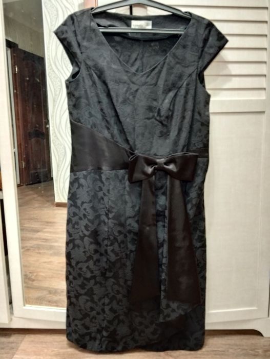 Продается дубленка, платья