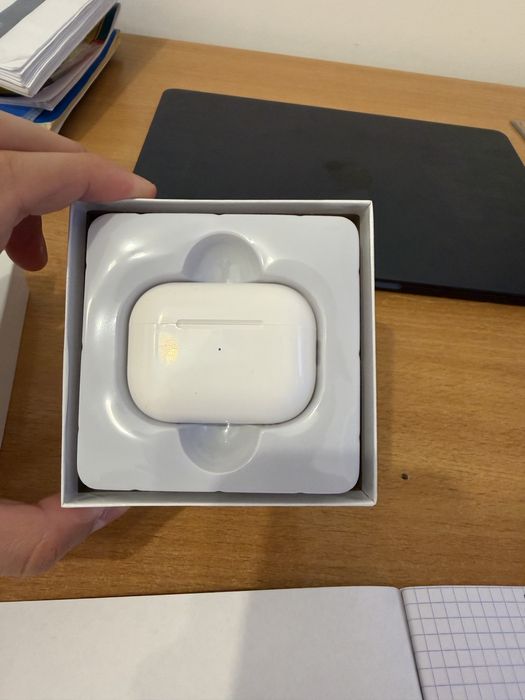 AirPods новые белые