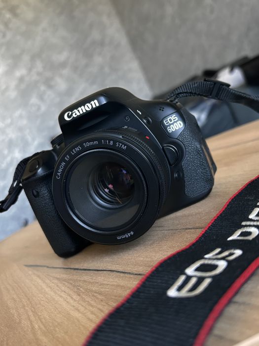 Фотоопарат canon 600D