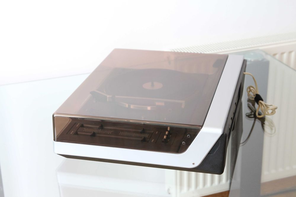 Pick-up Philips GF-907 cu doza magnetica GP-400 II si ac nou, complet revizuit, plus doua boxe Indiana Line 020 cadou