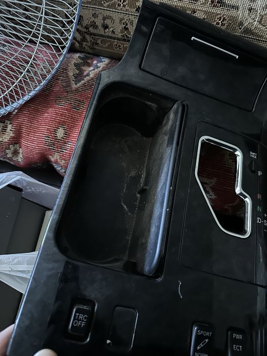 Консоль Toyota Crown