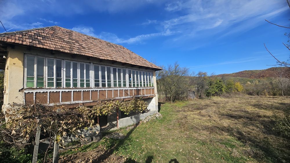 Casă de vânzare în Bălteni, Comuna Copăceni, Vâlcea – teren 500 mp