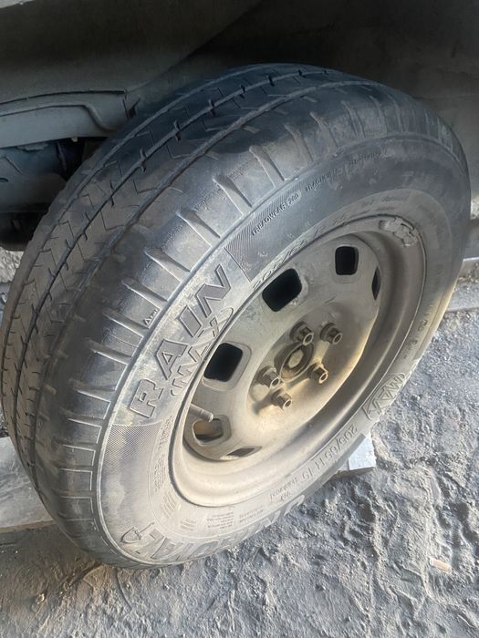 Продам диски с резиной Volkswagen T4 в отличном состоянии