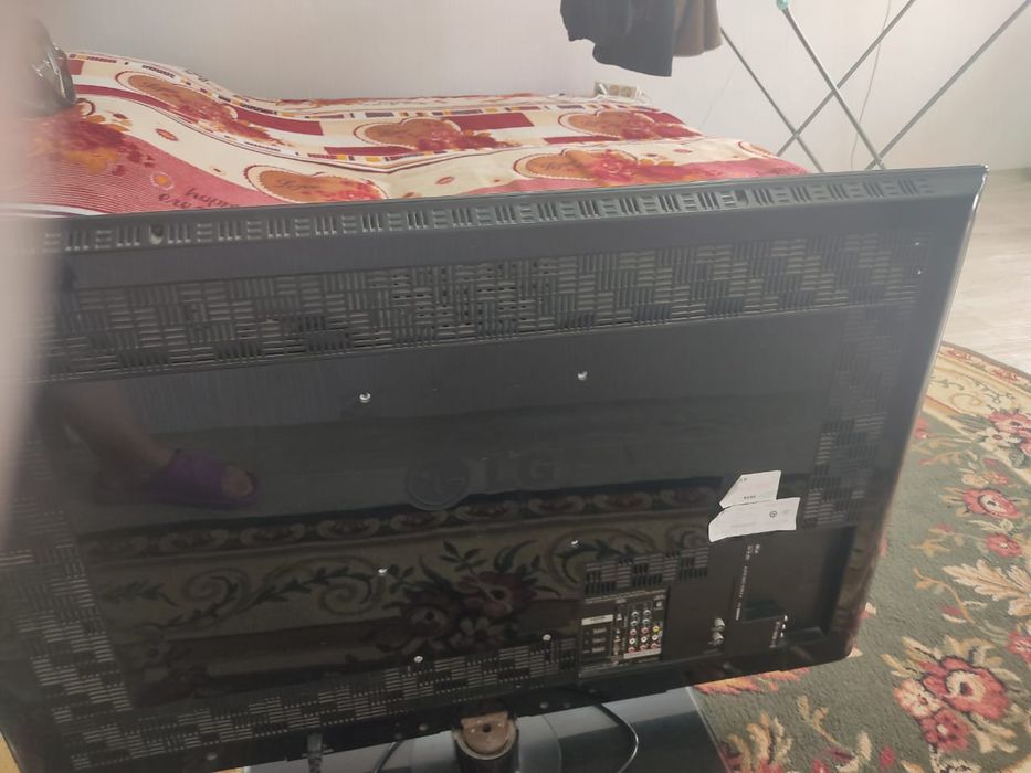 Продаю телевизор LG