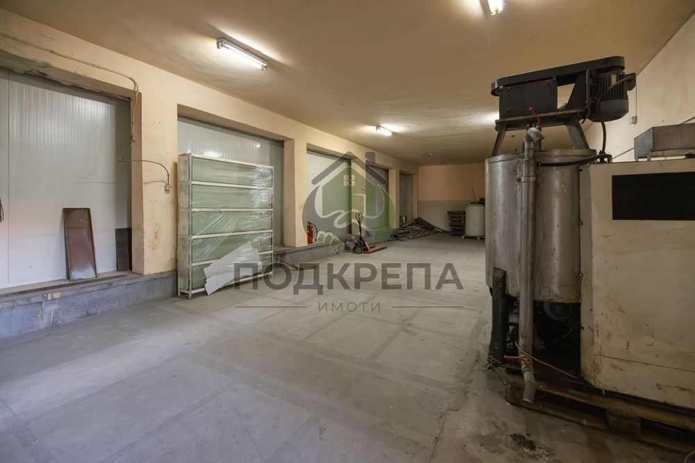 Продава се Промишлена сграда в с. Главиница, Област Пазарджик - 774 кв.м за 157 €/кв.м - Снимка #3