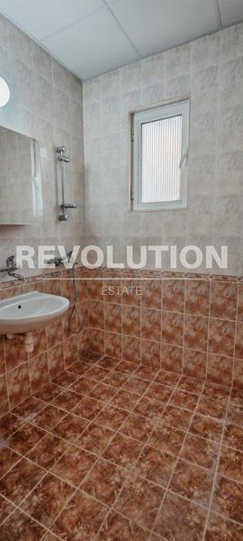 Тристаен апартамент в района на Кършияка