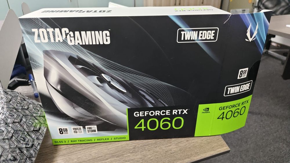 Продам карту RTX 4060 Zotac
