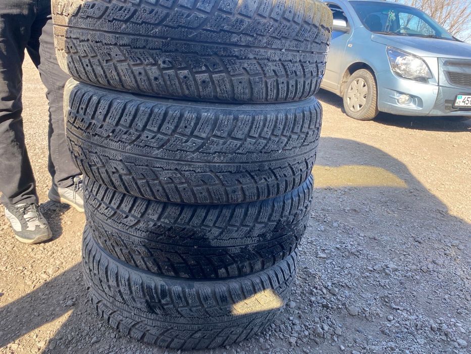 Прлдам резину 225/65 R17