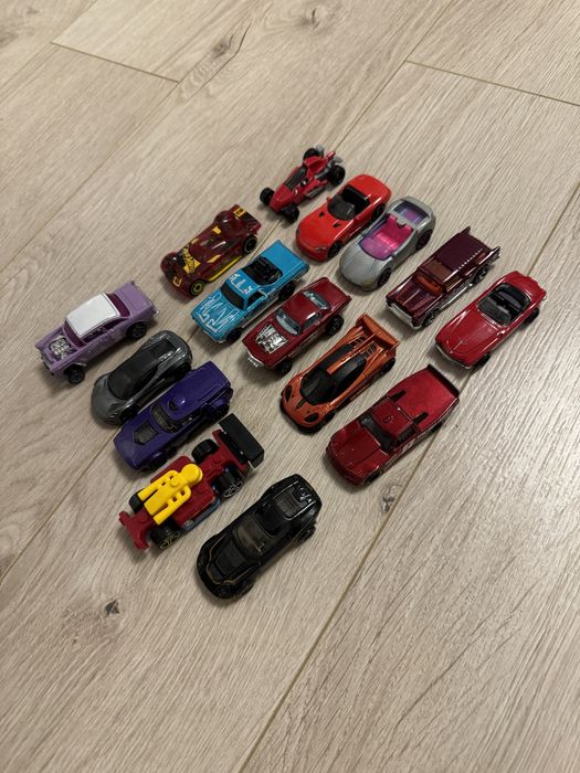 Машинки hot wheels
