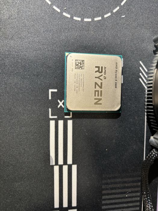 Procesor AMD Ryzen 5 2600+ Cooler socket AM4