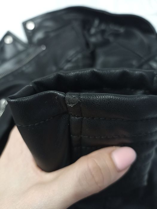 Детско кожено якенце на марката H&M