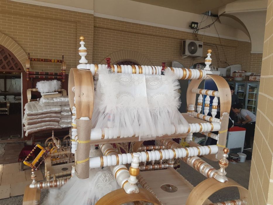 Beshik.Beshiklar sifatli tut va tol daraxtlaridan ishlangan