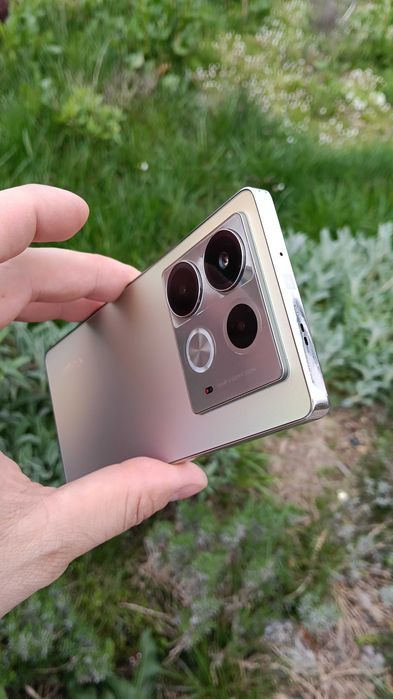 Infinix Note 40 Impecabil